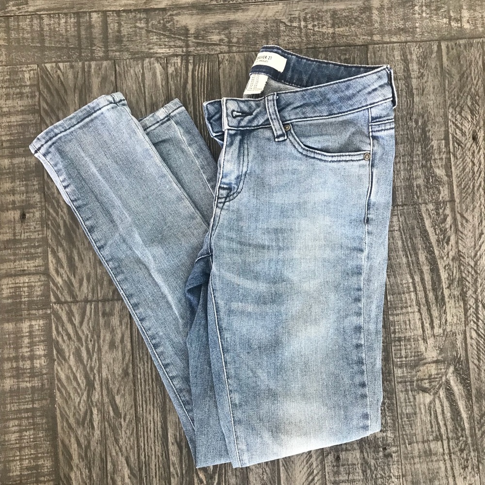 Light denim jeans